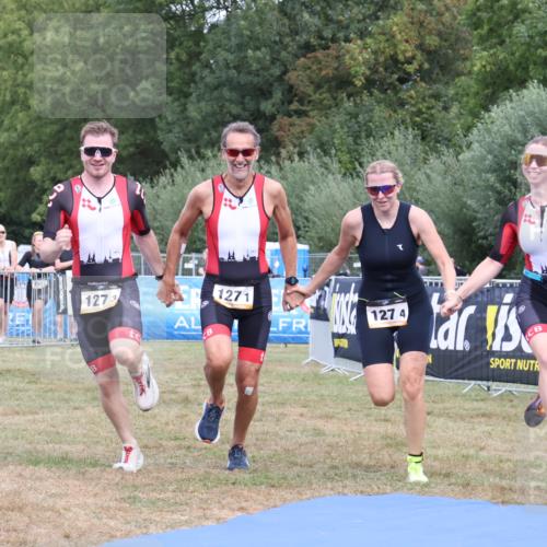 31.08.2025 - Elbe Triathlon Hamburg Strokosch-Dieckow http://msf.ph/oto/8658204 31.08.2025 16:11:07 Ziel  meine-sportfotos.de