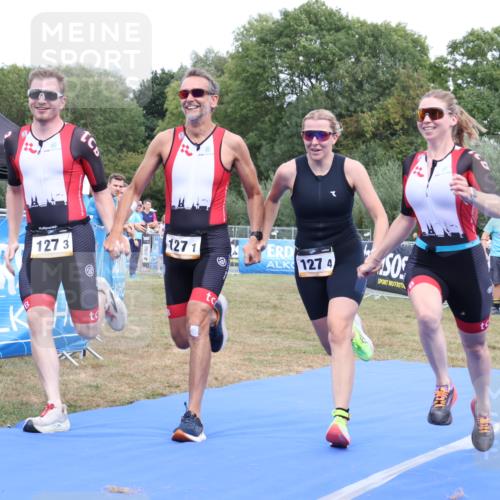 31.08.2025 - Elbe Triathlon Hamburg Strokosch-Dieckow http://msf.ph/oto/8658208 31.08.2025 16:11:08 Ziel  meine-sportfotos.de