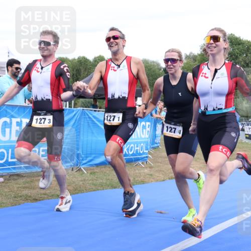 31.08.2025 - Elbe Triathlon Hamburg Strokosch-Dieckow http://msf.ph/oto/8658211 31.08.2025 16:11:08 Ziel  meine-sportfotos.de