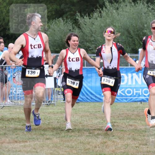 31.08.2025 - Elbe Triathlon Hamburg Strokosch-Dieckow http://msf.ph/oto/8658214 31.08.2025 16:14:36 Ziel  meine-sportfotos.de