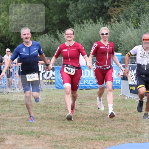 31.08.2025 - Elbe Triathlon Hamburg Strokosch-Dieckow http://msf.ph/oto/8658243 31.08.2025 16:16:44 Ziel  meine-sportfotos.de