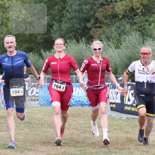 31.08.2025 - Elbe Triathlon Hamburg Strokosch-Dieckow http://msf.ph/oto/8658245 31.08.2025 16:16:45 Ziel  meine-sportfotos.de
