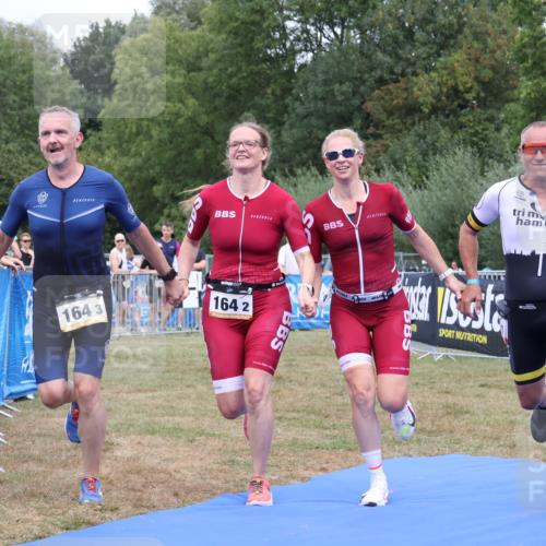31.08.2025 - Elbe Triathlon Hamburg Strokosch-Dieckow http://msf.ph/oto/8658250 31.08.2025 16:16:46 Ziel  meine-sportfotos.de