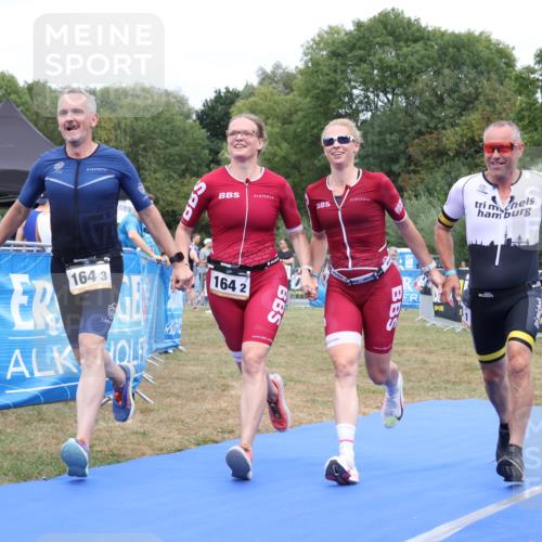 31.08.2025 - Elbe Triathlon Hamburg Strokosch-Dieckow http://msf.ph/oto/8658251 31.08.2025 16:16:46 Ziel  meine-sportfotos.de