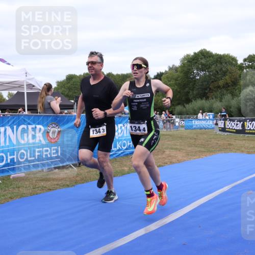 31.08.2025 - Elbe Triathlon Hamburg Strokosch-Dieckow http://msf.ph/oto/8658261 31.08.2025 16:17:47 Ziel  meine-sportfotos.de