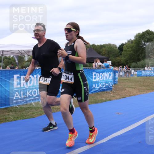 31.08.2025 - Elbe Triathlon Hamburg Strokosch-Dieckow http://msf.ph/oto/8658263 31.08.2025 16:17:47 Ziel  meine-sportfotos.de