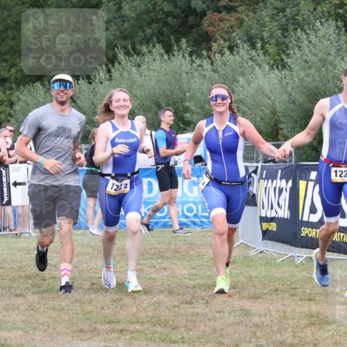 31.08.2025 - Elbe Triathlon Hamburg Strokosch-Dieckow http://msf.ph/oto/8658268 31.08.2025 16:19:04 Ziel  meine-sportfotos.de