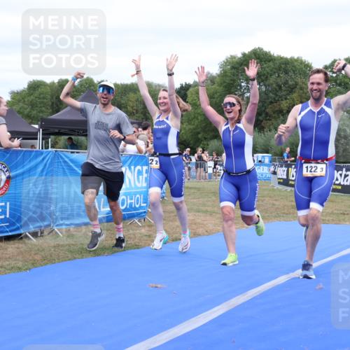 31.08.2025 - Elbe Triathlon Hamburg Strokosch-Dieckow http://msf.ph/oto/8658284 31.08.2025 16:19:07 Ziel  meine-sportfotos.de