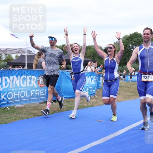 31.08.2025 - Elbe Triathlon Hamburg Strokosch-Dieckow http://msf.ph/oto/8658286 31.08.2025 16:19:08 Ziel  meine-sportfotos.de