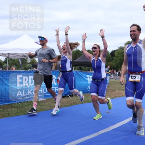 31.08.2025 - Elbe Triathlon Hamburg Strokosch-Dieckow http://msf.ph/oto/8658288 31.08.2025 16:19:08 Ziel  meine-sportfotos.de