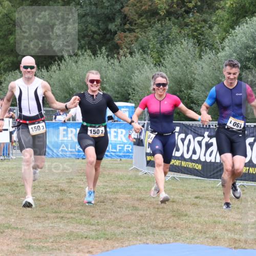 31.08.2025 - Elbe Triathlon Hamburg Strokosch-Dieckow http://msf.ph/oto/8658293 31.08.2025 16:19:23 Ziel  meine-sportfotos.de
