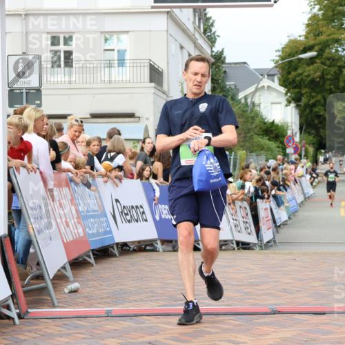 31.08.2025 - 21. Blankeneser Heldenlauf Strokosch-Dieckow http://msf.ph/oto/8658310 31.08.2025 10:51:34 Ziel 2187, 3580, 3030 meine-sportfotos.de