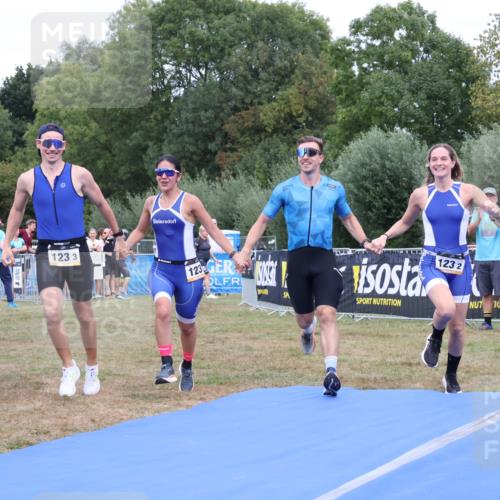 31.08.2025 - Elbe Triathlon Hamburg Strokosch-Dieckow http://msf.ph/oto/8658311 31.08.2025 16:23:01 Ziel  meine-sportfotos.de