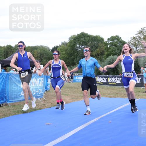31.08.2025 - Elbe Triathlon Hamburg Strokosch-Dieckow http://msf.ph/oto/8658317 31.08.2025 16:23:02 Ziel  meine-sportfotos.de