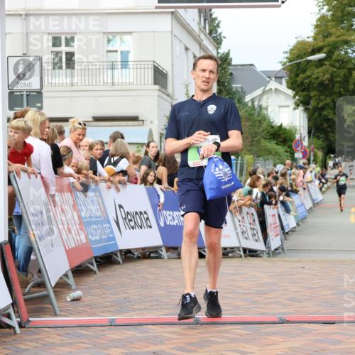 31.08.2025 - 21. Blankeneser Heldenlauf Strokosch-Dieckow http://msf.ph/oto/8658318 31.08.2025 10:51:34 Ziel 2187, 3580, 3030 meine-sportfotos.de
