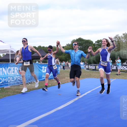 31.08.2025 - Elbe Triathlon Hamburg Strokosch-Dieckow http://msf.ph/oto/8658319 31.08.2025 16:23:02 Ziel  meine-sportfotos.de