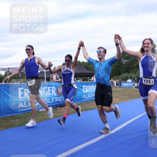 31.08.2025 - Elbe Triathlon Hamburg Strokosch-Dieckow http://msf.ph/oto/8658321 31.08.2025 16:23:02 Ziel  meine-sportfotos.de