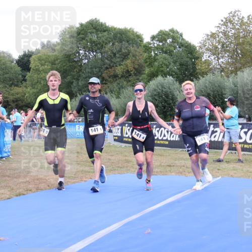 31.08.2025 - Elbe Triathlon Hamburg Strokosch-Dieckow http://msf.ph/oto/8658337 31.08.2025 16:23:23 Ziel  meine-sportfotos.de