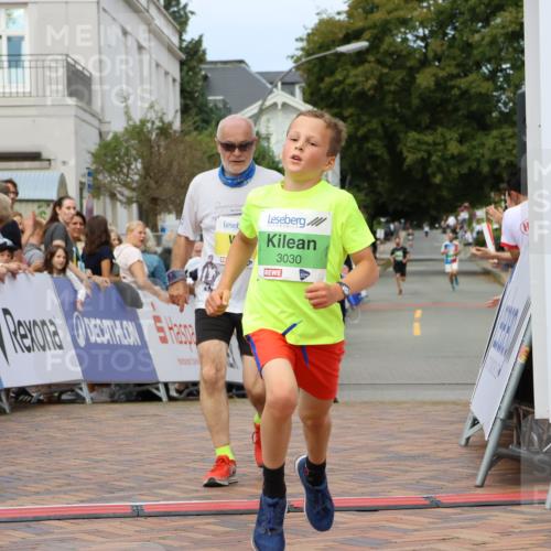 31.08.2025 - 21. Blankeneser Heldenlauf Strokosch-Dieckow http://msf.ph/oto/8658344 31.08.2025 10:51:30 Ziel 2187, 3580, 3030 meine-sportfotos.de