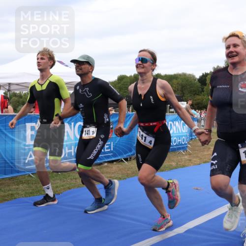 31.08.2025 - Elbe Triathlon Hamburg Strokosch-Dieckow http://msf.ph/oto/8658345 31.08.2025 16:23:25 Ziel  meine-sportfotos.de
