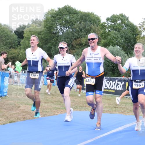 31.08.2025 - Elbe Triathlon Hamburg Strokosch-Dieckow http://msf.ph/oto/8658352 31.08.2025 16:24:05 Ziel  meine-sportfotos.de
