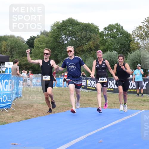 31.08.2025 - Elbe Triathlon Hamburg Strokosch-Dieckow http://msf.ph/oto/8658361 31.08.2025 16:24:08 Ziel  meine-sportfotos.de