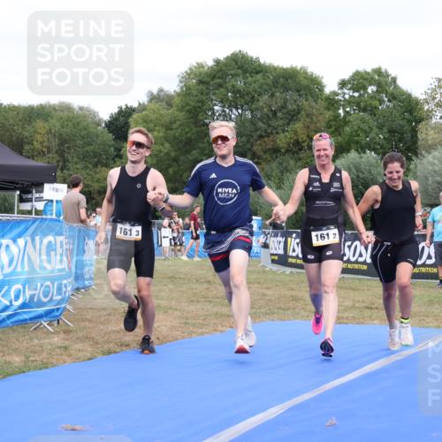 31.08.2025 - Elbe Triathlon Hamburg Strokosch-Dieckow http://msf.ph/oto/8658364 31.08.2025 16:24:08 Ziel  meine-sportfotos.de