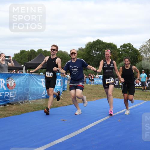 31.08.2025 - Elbe Triathlon Hamburg Strokosch-Dieckow http://msf.ph/oto/8658365 31.08.2025 16:24:09 Ziel  meine-sportfotos.de