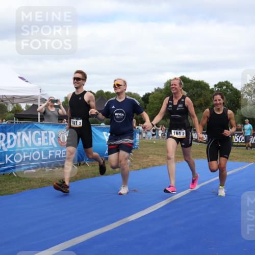 31.08.2025 - Elbe Triathlon Hamburg Strokosch-Dieckow http://msf.ph/oto/8658368 31.08.2025 16:24:09 Ziel  meine-sportfotos.de
