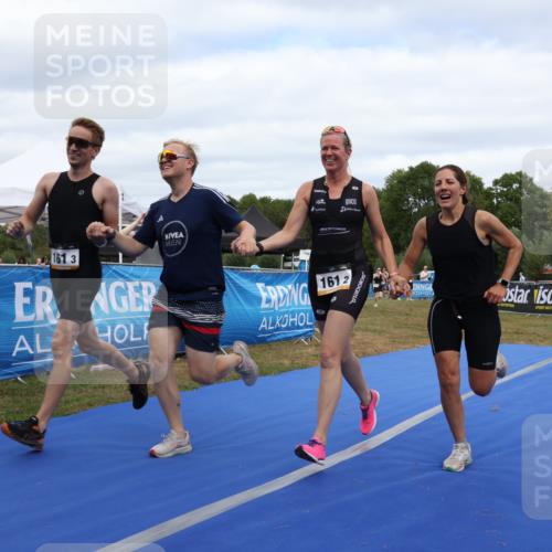31.08.2025 - Elbe Triathlon Hamburg Strokosch-Dieckow http://msf.ph/oto/8658369 31.08.2025 16:24:09 Ziel  meine-sportfotos.de
