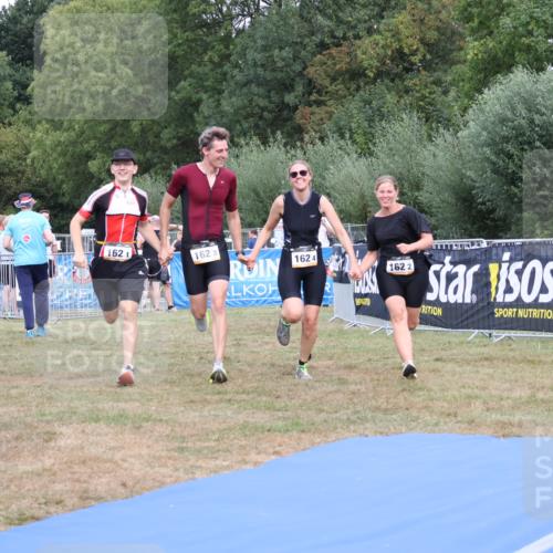 31.08.2025 - Elbe Triathlon Hamburg Strokosch-Dieckow http://msf.ph/oto/8658370 31.08.2025 16:24:30 Ziel  meine-sportfotos.de