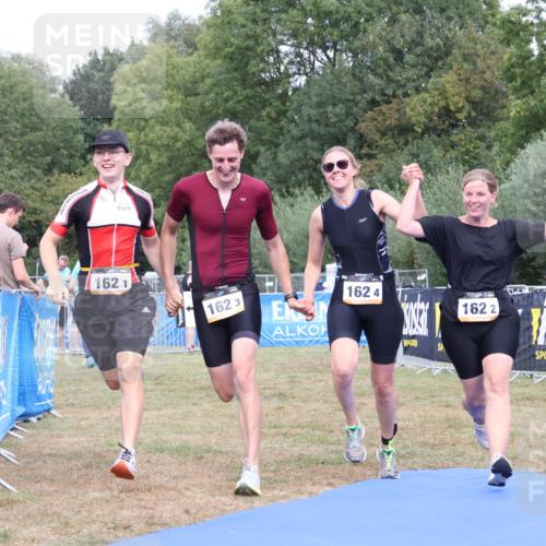 31.08.2025 - Elbe Triathlon Hamburg Strokosch-Dieckow http://msf.ph/oto/8658375 31.08.2025 16:24:32 Ziel  meine-sportfotos.de