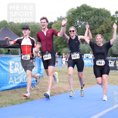 31.08.2025 - Elbe Triathlon Hamburg Strokosch-Dieckow http://msf.ph/oto/8658378 31.08.2025 16:24:32 Ziel  meine-sportfotos.de