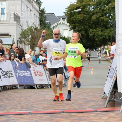 31.08.2025 - 21. Blankeneser Heldenlauf Strokosch-Dieckow http://msf.ph/oto/8658379 31.08.2025 10:51:30 Ziel 2187, 3580, 3030 meine-sportfotos.de
