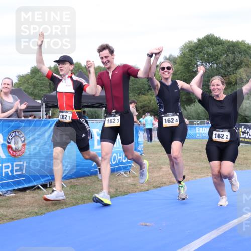 31.08.2025 - Elbe Triathlon Hamburg Strokosch-Dieckow http://msf.ph/oto/8658381 31.08.2025 16:24:33 Ziel  meine-sportfotos.de