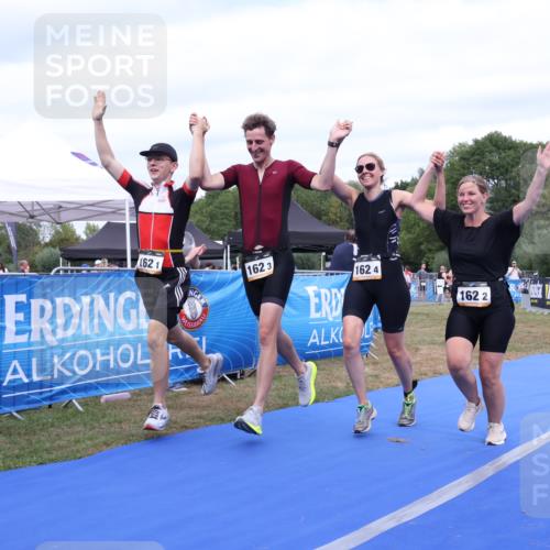 31.08.2025 - Elbe Triathlon Hamburg Strokosch-Dieckow http://msf.ph/oto/8658382 31.08.2025 16:24:33 Ziel  meine-sportfotos.de