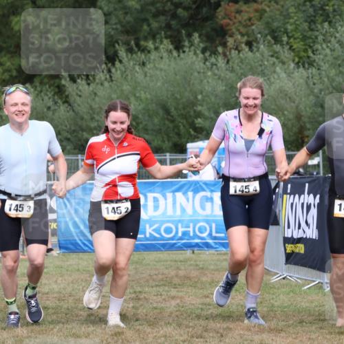 31.08.2025 - Elbe Triathlon Hamburg Strokosch-Dieckow http://msf.ph/oto/8658389 31.08.2025 16:25:55 Ziel  meine-sportfotos.de