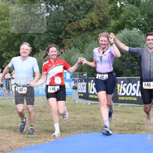 31.08.2025 - Elbe Triathlon Hamburg Strokosch-Dieckow http://msf.ph/oto/8658397 31.08.2025 16:25:57 Ziel  meine-sportfotos.de