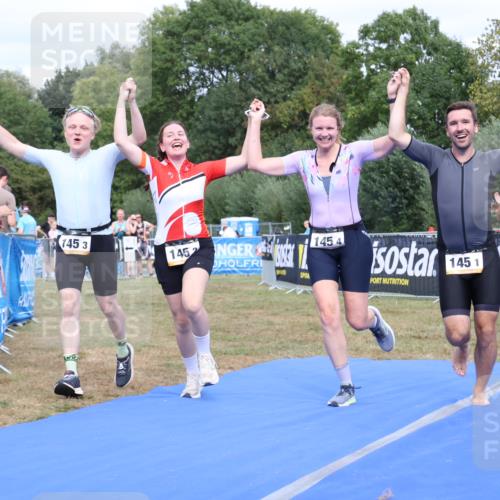 31.08.2025 - Elbe Triathlon Hamburg Strokosch-Dieckow http://msf.ph/oto/8658401 31.08.2025 16:25:58 Ziel  meine-sportfotos.de