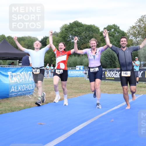 31.08.2025 - Elbe Triathlon Hamburg Strokosch-Dieckow http://msf.ph/oto/8658403 31.08.2025 16:25:58 Ziel  meine-sportfotos.de