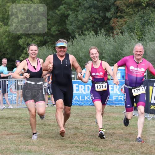 31.08.2025 - Elbe Triathlon Hamburg Strokosch-Dieckow http://msf.ph/oto/8658415 31.08.2025 16:26:43 Ziel  meine-sportfotos.de