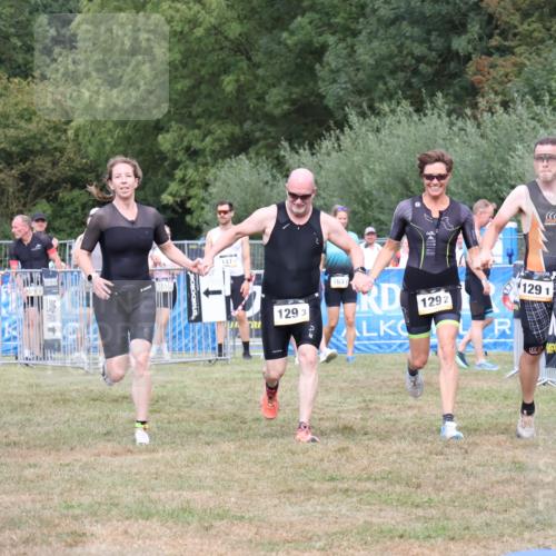31.08.2025 - Elbe Triathlon Hamburg Strokosch-Dieckow http://msf.ph/oto/8658434 31.08.2025 16:28:16 Ziel  meine-sportfotos.de