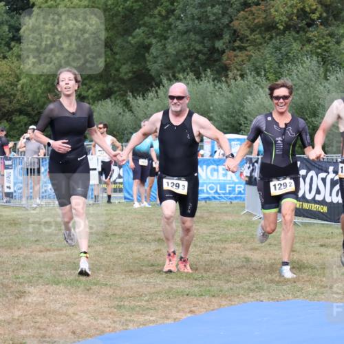 31.08.2025 - Elbe Triathlon Hamburg Strokosch-Dieckow http://msf.ph/oto/8658438 31.08.2025 16:28:17 Ziel  meine-sportfotos.de