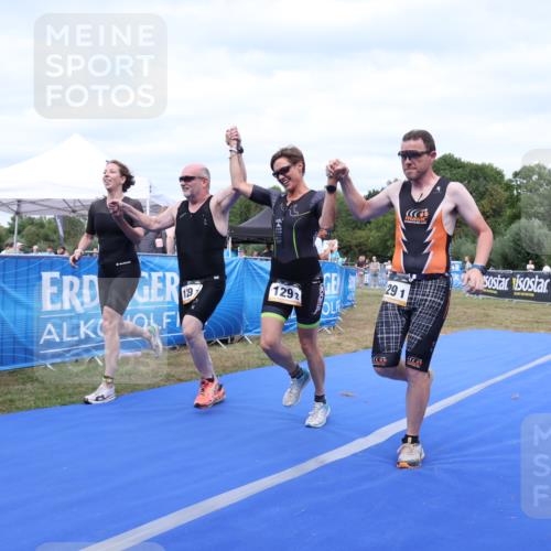 31.08.2025 - Elbe Triathlon Hamburg Strokosch-Dieckow http://msf.ph/oto/8658448 31.08.2025 16:28:20 Ziel  meine-sportfotos.de