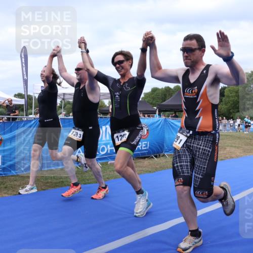 31.08.2025 - Elbe Triathlon Hamburg Strokosch-Dieckow http://msf.ph/oto/8658450 31.08.2025 16:28:20 Ziel  meine-sportfotos.de