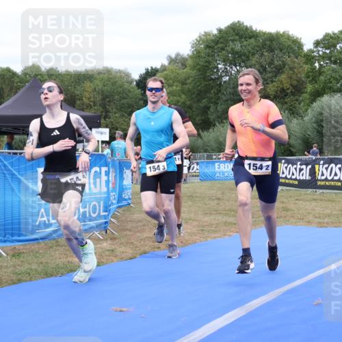 31.08.2025 - Elbe Triathlon Hamburg Strokosch-Dieckow http://msf.ph/oto/8658472 31.08.2025 16:32:36 Ziel  meine-sportfotos.de