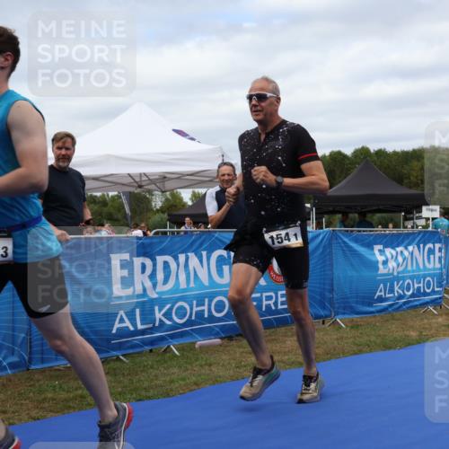 31.08.2025 - Elbe Triathlon Hamburg Strokosch-Dieckow http://msf.ph/oto/8658477 31.08.2025 16:32:37 Ziel  meine-sportfotos.de