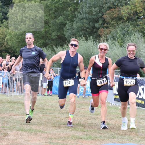 31.08.2025 - Elbe Triathlon Hamburg Strokosch-Dieckow http://msf.ph/oto/8658485 31.08.2025 16:33:37 Ziel  meine-sportfotos.de
