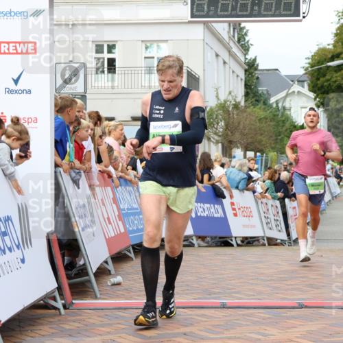 31.08.2025 - 21. Blankeneser Heldenlauf Strokosch-Dieckow http://msf.ph/oto/8658487 31.08.2025 10:50:30 Ziel 3699, 3354, 3564 meine-sportfotos.de