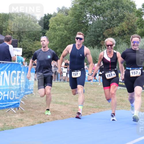 31.08.2025 - Elbe Triathlon Hamburg Strokosch-Dieckow http://msf.ph/oto/8658491 31.08.2025 16:33:39 Ziel  meine-sportfotos.de